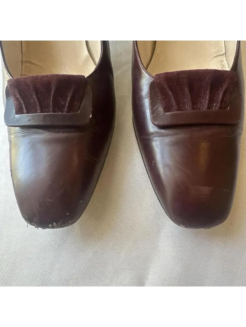 Salvatore Ferragamo Vintage Brown Leather Kitten Heel Pumps with Velvet Bow